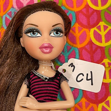 Load image into Gallery viewer, Bratz Sisterz Lilani Big Sister Doll Lot 3 #34 Arm Crossed As Shown