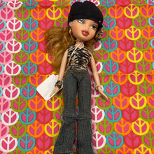Load image into Gallery viewer, Bratz Wildlife Safari Meygan Doll Dressed, Jewelry, Hat Bin: 20B #113 As Shown