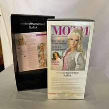Load image into Gallery viewer, Mattel 2004 Model of the moment Daria Shopping Queen Doll Model Muse Gold Label #G8081