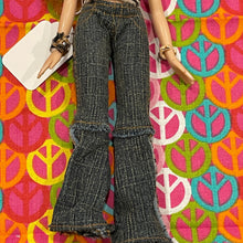 Load image into Gallery viewer, Bratz Wildlife Safari Meygan Doll Dressed, Jewelry, Hat Bin: 20B #113 As Shown