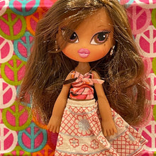 Load image into Gallery viewer, Bratz Kidz Yasmin Doll Skirt Top Shoes