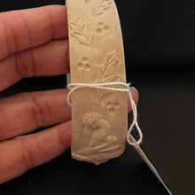 Load image into Gallery viewer, RARE Vintage 1990 Jim Shore Santa Unpainted Resin Bangle Bracelet Blank JS 90 Copyright #5
