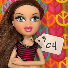 Load image into Gallery viewer, Bratz Sisterz Lilani Big Sister Doll Lot 3 #34 Arm Crossed As Shown
