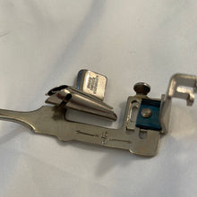 Load image into Gallery viewer, Singer Sewing Machine #81200 Binder Foot with Bias Tape Pins Attachment (Pre-owned)