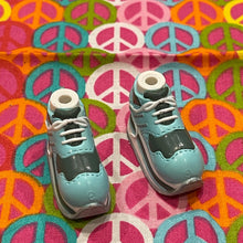 Load image into Gallery viewer, Bratz Footwear  Jade Strut it Tennis Shoes