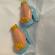 Load image into Gallery viewer, Bratz Shoefie snaps Shoe - Sea Blue & Gold High Heels (Pre-owned)
