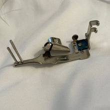 Load image into Gallery viewer, Singer Sewing Machine #81200 Binder Foot with Bias Tape Pins Attachment (Pre-owned)