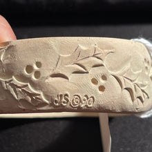Load image into Gallery viewer, RARE Vintage 1990 Jim Shore Santa Unpainted Resin Bangle Bracelet Blank JS 90 Copyright #4