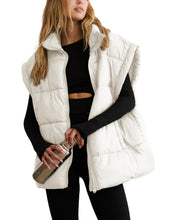 Load image into Gallery viewer, APAFES Women Winter Oversized Puffer Vest Quilted Lightweight Stand Collar Sleeveless Padded Puffy Jackets Coat with Pockets(Apricot-L)