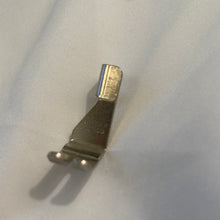 Load image into Gallery viewer, Singer Sewing Machine #161169 Pressure Foot Attachment (Pre-owned)