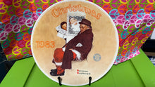 Load image into Gallery viewer, Bradford Exchange Norman Rockwell Plate Christmas 1983 Santa In The Subway (Pre-owned)
