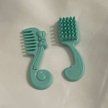 Load image into Gallery viewer, Doll Comb & Brush Set #37 Blue Thailand (Pre-owned)