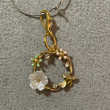 Load image into Gallery viewer, Queen Bee Bumblebee Charms Inlaid Rhinestones Mobile Dust Plug Backpack Pull Tag Interchangeable