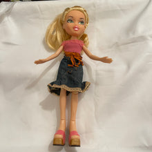 Load image into Gallery viewer, Bratz Strut it Cloe Doll Pink Lipstick Lot 15 #109 Shoes As Shown