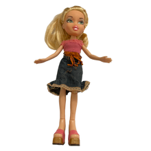 Load image into Gallery viewer, Bratz Strut it Cloe Doll Pink Lipstick Lot 15 #109 Shoes As Shown