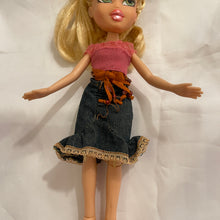 Load image into Gallery viewer, Bratz Strut it Cloe Doll Pink Lipstick Lot 15 #109 Shoes As Shown