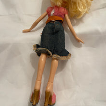 Load image into Gallery viewer, Bratz Strut it Cloe Doll Pink Lipstick Lot 15 #109 Shoes As Shown