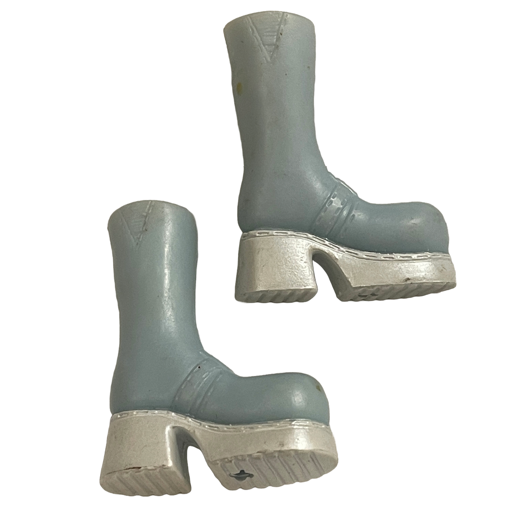 Bratz Doll Powder Blue & White Platform Snow Boots (Pre-Owned)