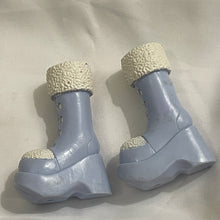 Load image into Gallery viewer, Bratz Doll Wintertime Wonderland Powder Blue &amp; White Platform Snow Boots (Pre-Owned)
