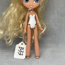 Load image into Gallery viewer, MGA Bratz Girlz Kidz Snap Doll Cloe Earrings Blue Eyes 6.0" (Pre-Owned) #B-33