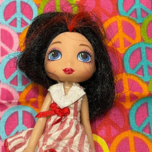 Load image into Gallery viewer, Paris Peppermint Creme Yummi-Land Creme Soda Pop Girl Doll (Pre-owned)