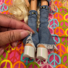 Load image into Gallery viewer, Bratz Alwayz Cloe Blonde Doll Shoes, Clothing, Long Pony Tail As Shown