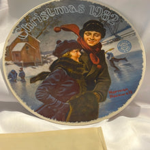 Load image into Gallery viewer, Vtg Bradford Exchange Norman Rockwell Plate Christmas 1982 Christmas Courtship 8.25" (Pre-owned)