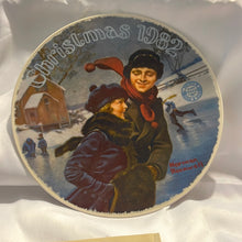 Load image into Gallery viewer, Vtg Bradford Exchange Norman Rockwell Plate Christmas 1982 Christmas Courtship 8.25" (Pre-owned)