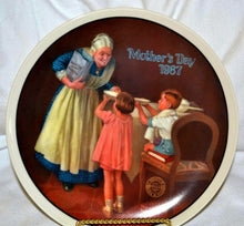 Load image into Gallery viewer, Bradford Exchange Norman Rockwell Plate 1987 Grandma's Surprise Mothers Day (Pre-owned)
