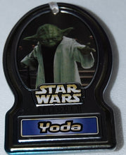 Load image into Gallery viewer, Star Wars 2002 Metal Tag Yoda Episode II Attack of the Clones Backpack Clip Keychain
