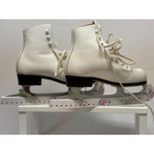 Load image into Gallery viewer, Riedell Youth White Leather Ice Skates Fiesta Blade Guards Jr Size 1 (Pre-owed)