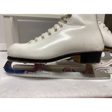 Load image into Gallery viewer, Riedell Youth White Leather Ice Skates Fiesta Blade Guards Jr Size 1 (Pre-owed)