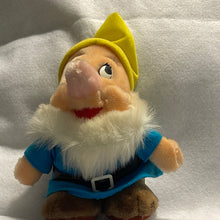 Load image into Gallery viewer, Disneyland Walt Disney World Snow White Happy 7" Plush Doll Toy (Pre-Owned)