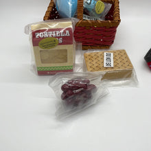 Load image into Gallery viewer, American Girl 2013 Saige - Saige Copland's Picnic Accessory Set Retired