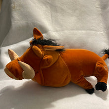 Load image into Gallery viewer, Hasbro 2003 Disney Lion King 16" Pumbaa Plush Animal #10260 (Pre-owned)