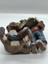 Load image into Gallery viewer, Sarah's Attic 1990 Forever in Our Hearts Figurine Limited Edition #3462/10000 (Pre-owned)