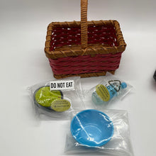 Load image into Gallery viewer, American Girl 2013 Saige - Saige Copland's Picnic Accessory Set Retired