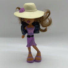 Load image into Gallery viewer, McDonald's 2002 Bratz Cutting Edge Cool "Yasmin" Toy #5 (pre-owned)