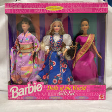 Load image into Gallery viewer, Mattel 1995 Barbie Dolls of the World Doll Giftset Japan Norway India #15283