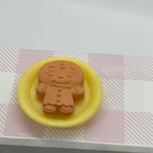 Load image into Gallery viewer, Mattel Barbie Doll Kitchen Accessory #7 Gingerbread Boy/Girl Plate (Pre-Owned)