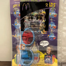 Load image into Gallery viewer, McDonald's 2003 Spy Kids 3-D Juni on Cycle & Comic Toy #2