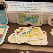 Load image into Gallery viewer, Carson-Dellosa Gear Mini Colorful Cut-outs (6 pieces) Random