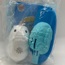 Load image into Gallery viewer, Burger King 2010 Surfin' Zhu Zhu Pets Chuck Hamster