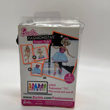 Load image into Gallery viewer, Mattel 2010 Barbie Fashionistas Cutie Swappin' Style Head Bust Swap Out