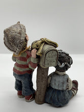 Load image into Gallery viewer, Sarah's Attic 1990 Forever in Our Hearts Figurine Limited Edition #3462/10000 (Pre-owned)