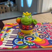 Load image into Gallery viewer, 2004 Playskool Weebles King Frog Preschool Figure (Pre-owned)