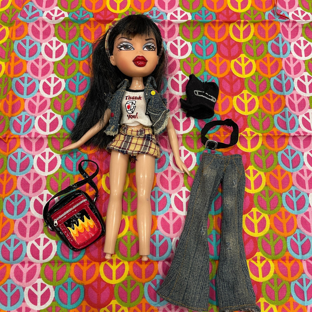 Bratz Style It Jade Doll Clothing and Accessories Lot - 20B #109