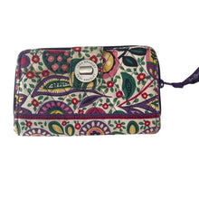 Load image into Gallery viewer, Vera Bradley Multicolor Floral Women&#39;s Bag Quilted Wallet
