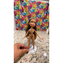 Load image into Gallery viewer, Bratz Yasmin Doll Lot #20A Doll A- #1 Purple Glitter Eyeshadow
