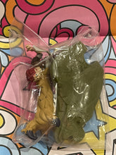 Load image into Gallery viewer, Mattel Mini Naurto Tree Diorama Gaara #8 of 10 Figure Series 2 No box
